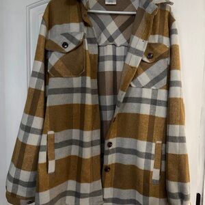 Plaid women’s shacket in Mustard and Gray